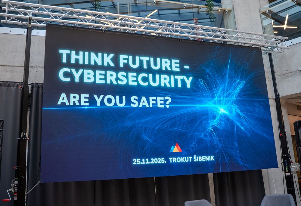 [TN] Studenti Poslovne informatike prisustvovali konferenciji Think Future